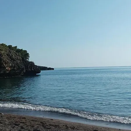 Holidays Πανσιόν *